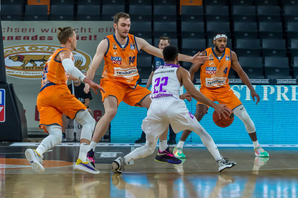 亚冠赛场上 亚冠赛场上